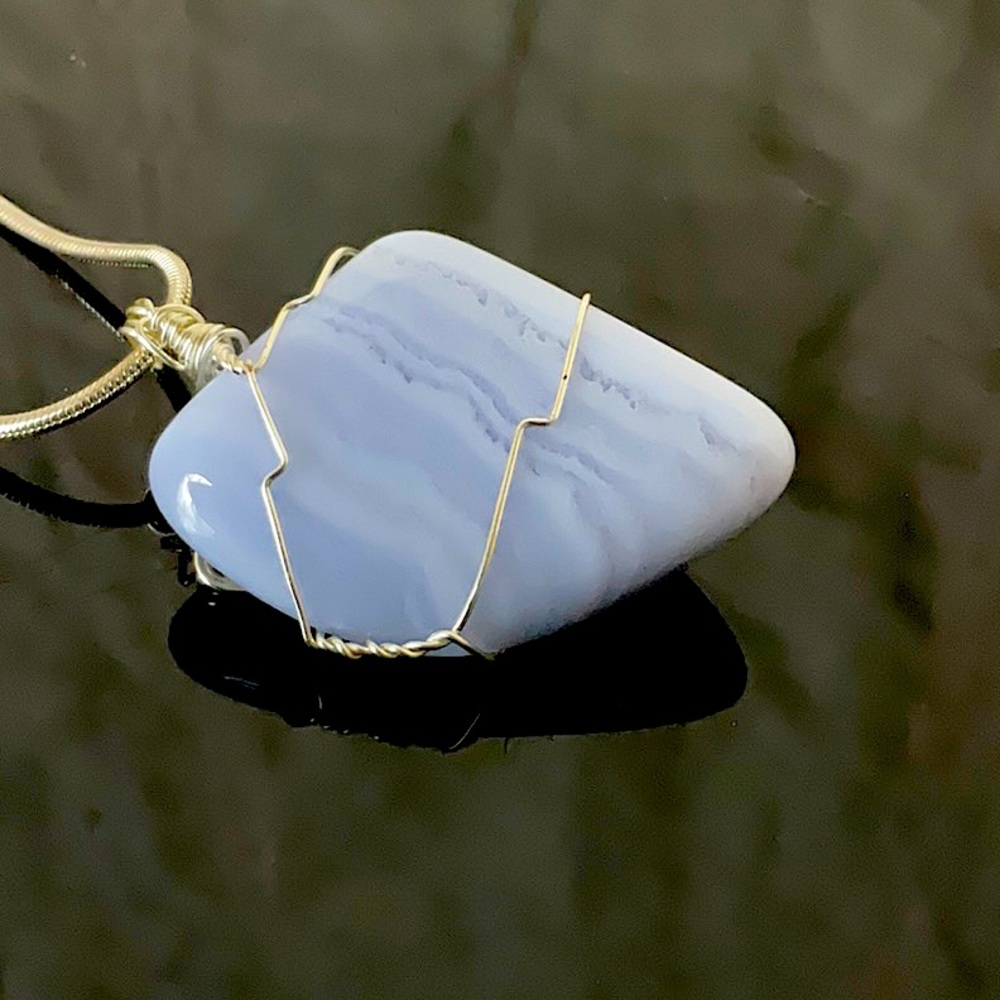 18” Italian Sterling Silver Necklace With Lacy Lavender Agate Pendant - Picture 4 of 7